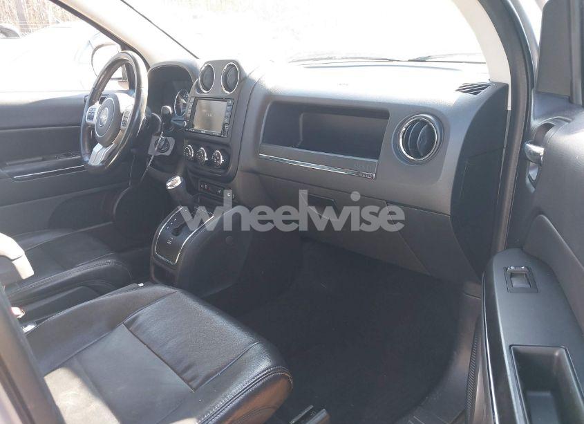 Photo 5 of 2011 Jeep Compass LIMITED (VIN 1J4NF5FBXBD282115)