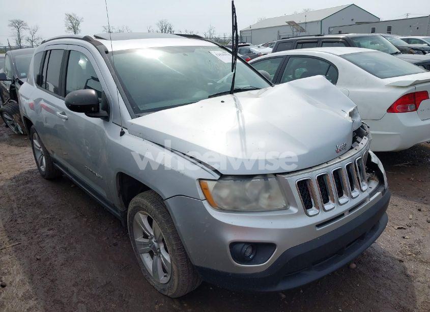 2011 Jeep Compass (VIN 1J4NT1FA1BD241493) main photo