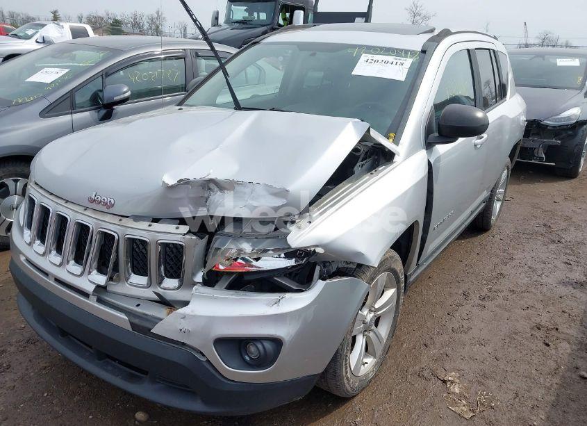 Photo 2 of 2011 Jeep Compass (VIN 1J4NT1FA1BD241493)