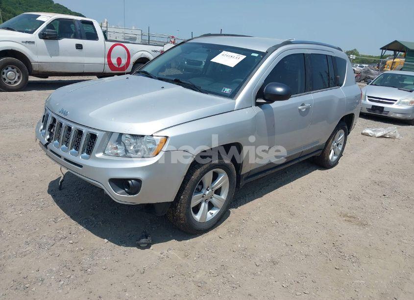 Photo 2 of 2011 Jeep Compass (VIN 1J4NT1FA2BD171048)