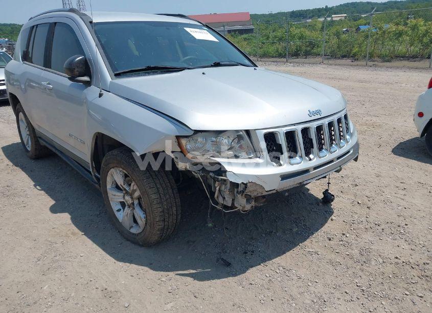 Photo 6 of 2011 Jeep Compass (VIN 1J4NT1FA2BD171048)