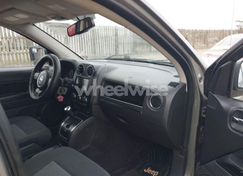 Photo 5 of 2011 Jeep Compass (VIN 1J4NT1FA2BD241485)