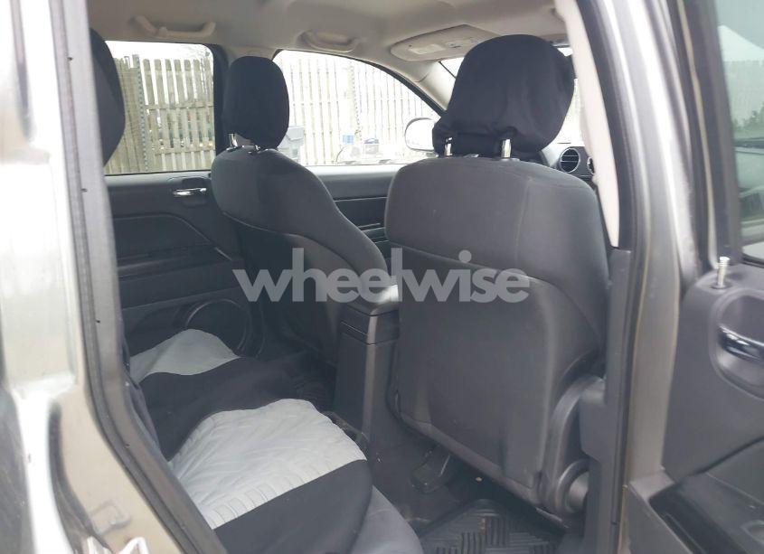 Photo 8 of 2011 Jeep Compass (VIN 1J4NT1FA2BD241485)