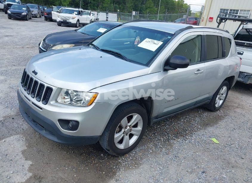 Photo 2 of 2011 Jeep Compass (VIN 1J4NT1FA2BD286331)