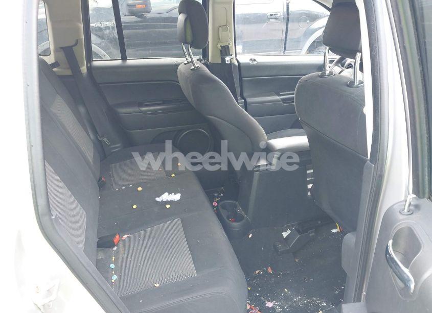 Photo 8 of 2011 Jeep Compass (VIN 1J4NT1FA2BD286331)