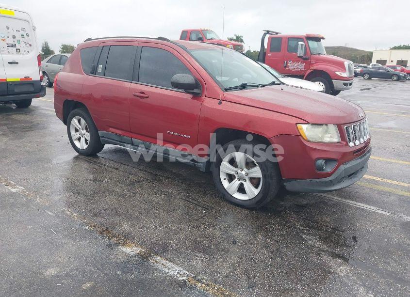 2011 Jeep Compass (VIN 1J4NT1FA3BD159880) main photo