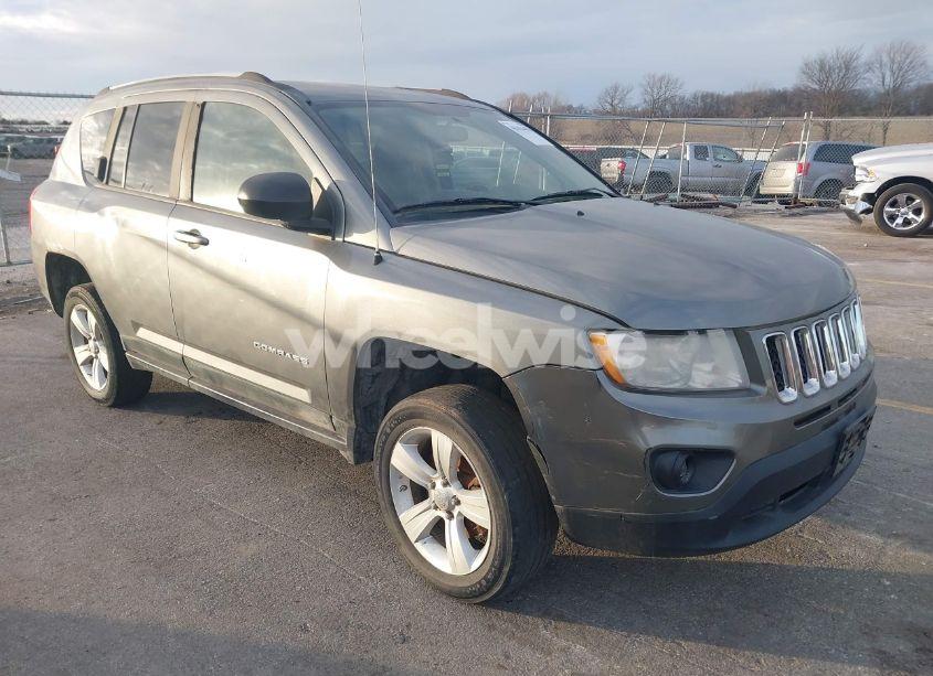 2011 Jeep Compass (VIN 1J4NT1FA3BD256531) main photo