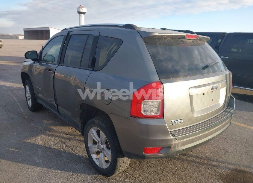 Photo 3 of 2011 Jeep Compass (VIN 1J4NT1FA3BD256531)