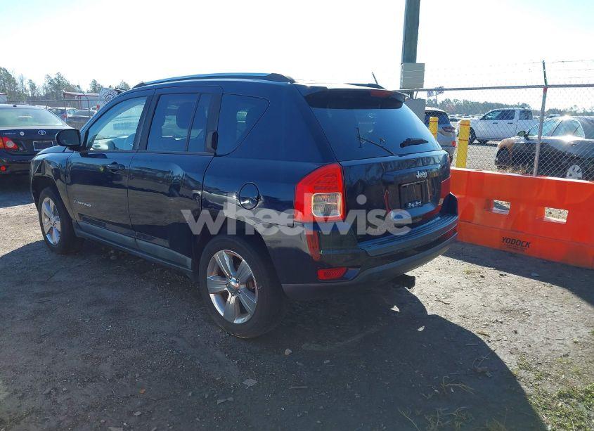 Photo 3 of 2011 Jeep Compass (VIN 1J4NT1FA4BD208116)