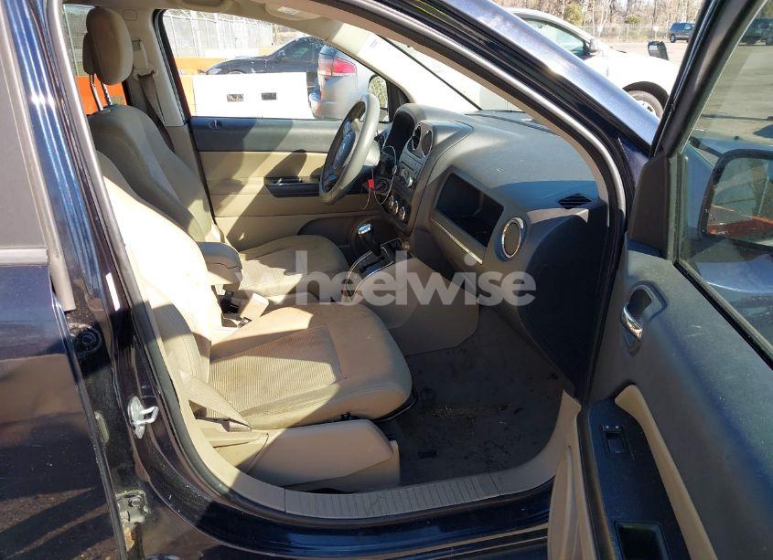 Photo 5 of 2011 Jeep Compass (VIN 1J4NT1FA4BD208116)