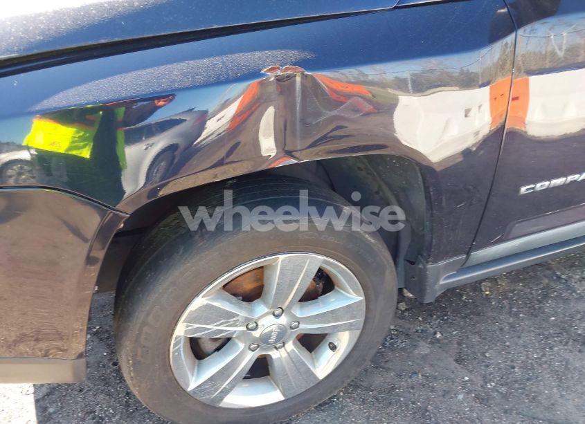 Photo 6 of 2011 Jeep Compass (VIN 1J4NT1FA4BD208116)