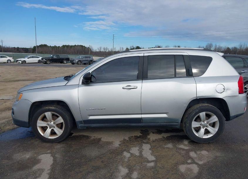 Photo 16 of 2011 Jeep Compass (VIN 1J4NT1FA4BD253573)
