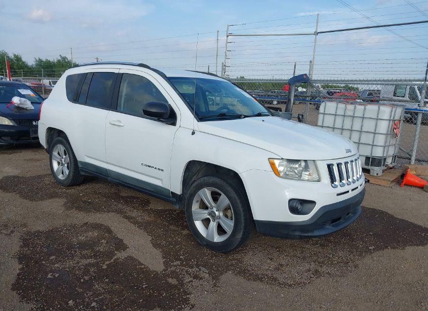 2011 Jeep Compass (VIN 1J4NT1FA4BD289957) main photo