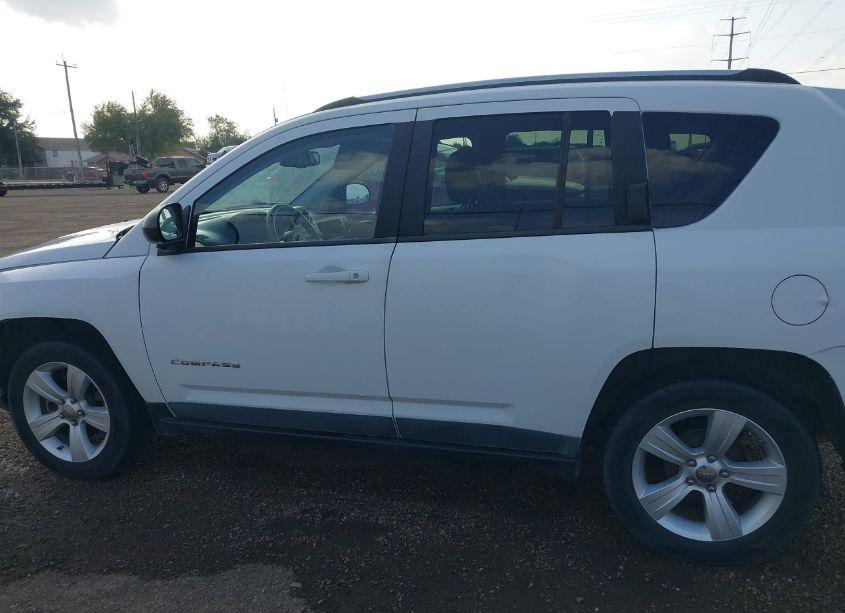 Photo 14 of 2011 Jeep Compass (VIN 1J4NT1FA4BD289957)