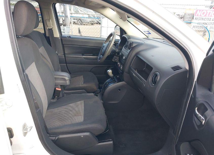 Photo 5 of 2011 Jeep Compass (VIN 1J4NT1FA4BD289957)