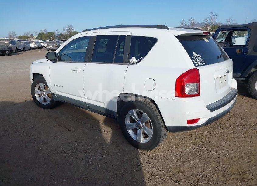 Photo 3 of 2011 Jeep Compass (VIN 1J4NT1FA5BD289644)