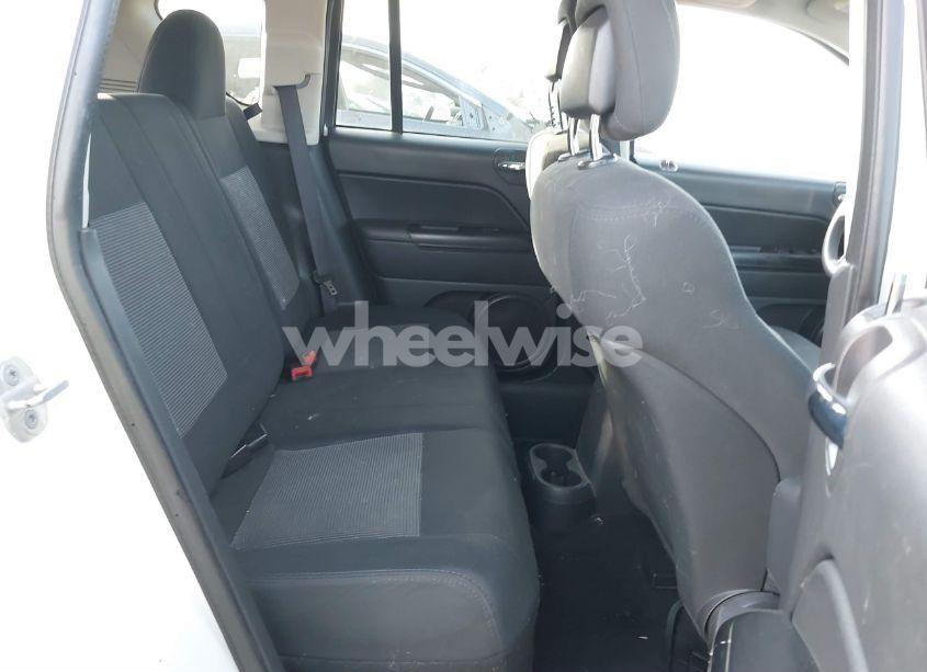 Photo 8 of 2011 Jeep Compass (VIN 1J4NT1FA5BD289644)