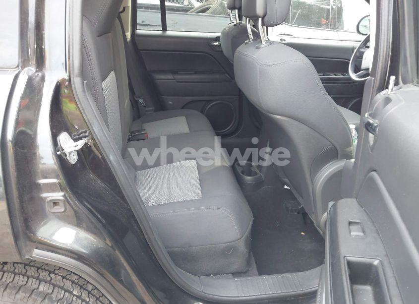 Photo 8 of 2010 Jeep Compass SPORT (VIN 1J4NT1FA7AD643307)