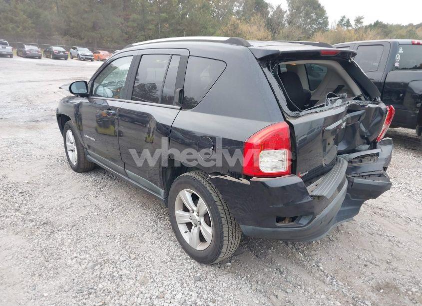 Photo 3 of 2011 Jeep Compass (VIN 1J4NT1FA7BD165634)