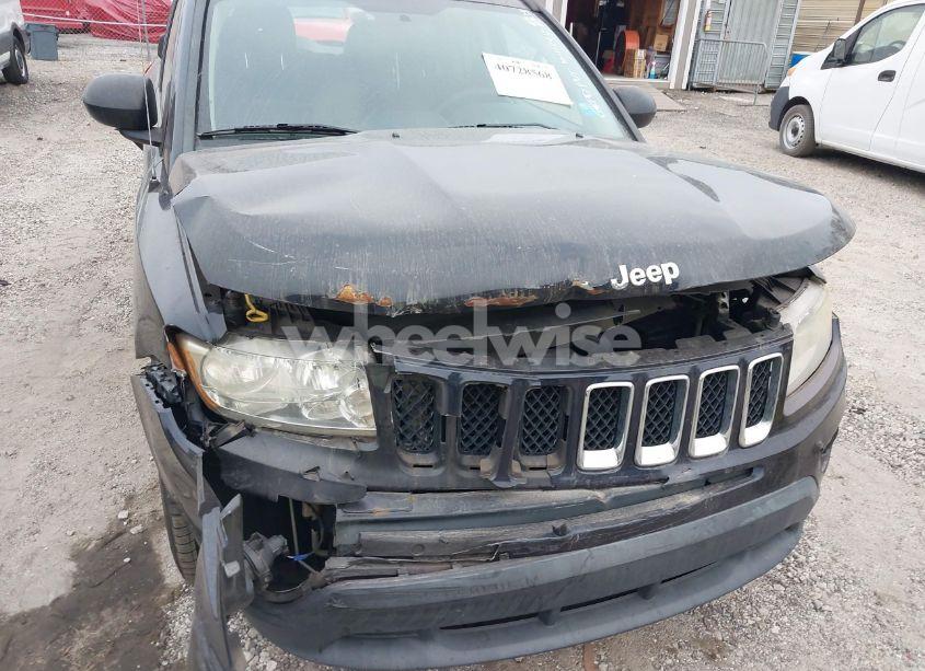 Photo 6 of 2011 Jeep Compass (VIN 1J4NT1FA7BD165634)