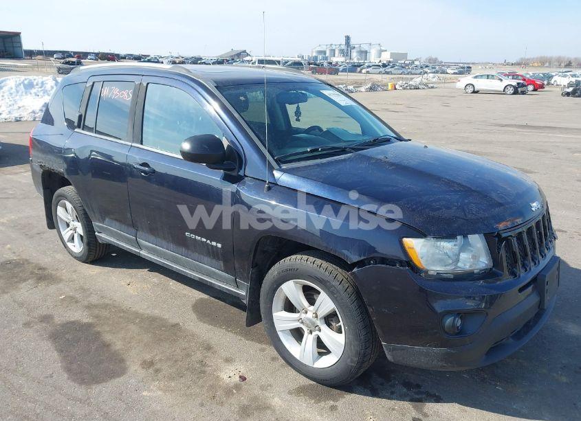 2011 Jeep Compass (VIN 1J4NT1FA7BD208658) main photo