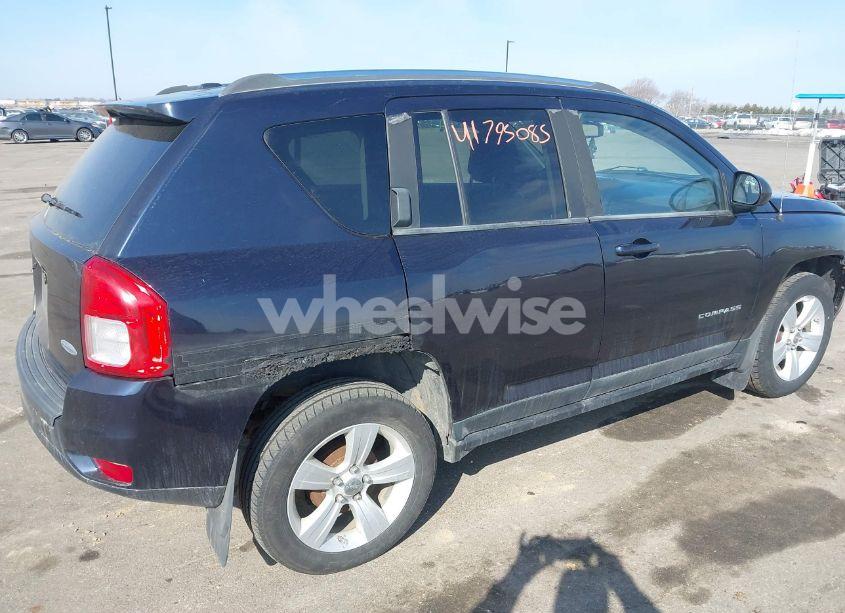 Photo 4 of 2011 Jeep Compass (VIN 1J4NT1FA7BD208658)
