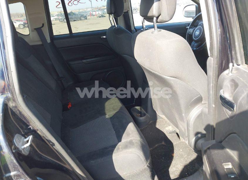 Photo 8 of 2011 Jeep Compass (VIN 1J4NT1FA7BD208658)