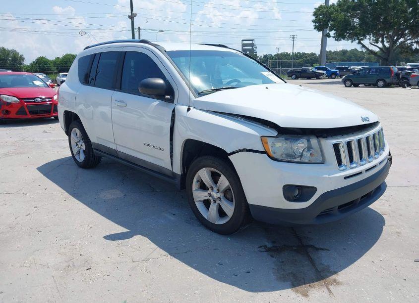 2011 Jeep Compass (VIN 1J4NT1FA8BD138975) main photo