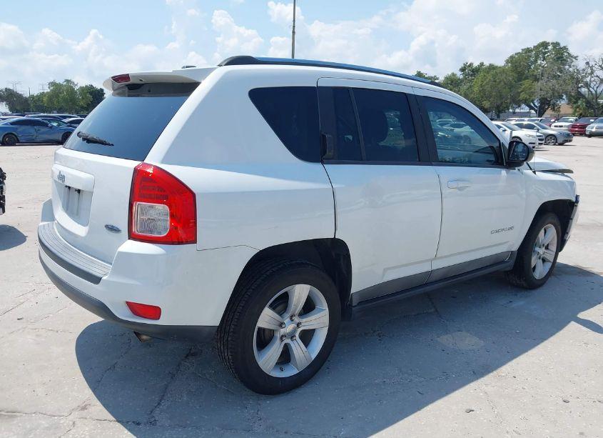 Photo 4 of 2011 Jeep Compass (VIN 1J4NT1FA8BD138975)