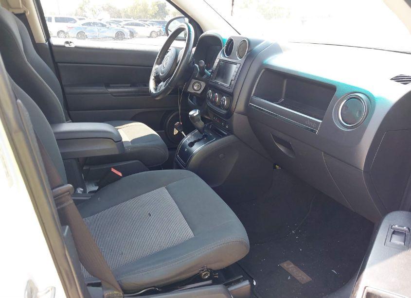 Photo 5 of 2011 Jeep Compass (VIN 1J4NT1FA8BD138975)