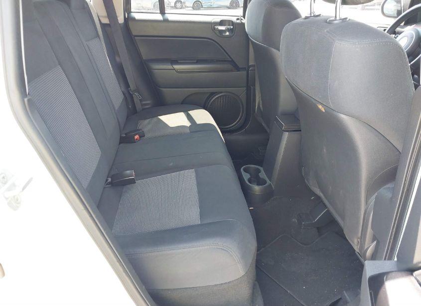 Photo 8 of 2011 Jeep Compass (VIN 1J4NT1FA8BD138975)