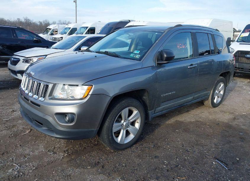 Photo 2 of 2011 Jeep Compass (VIN 1J4NT1FA9BD230886)
