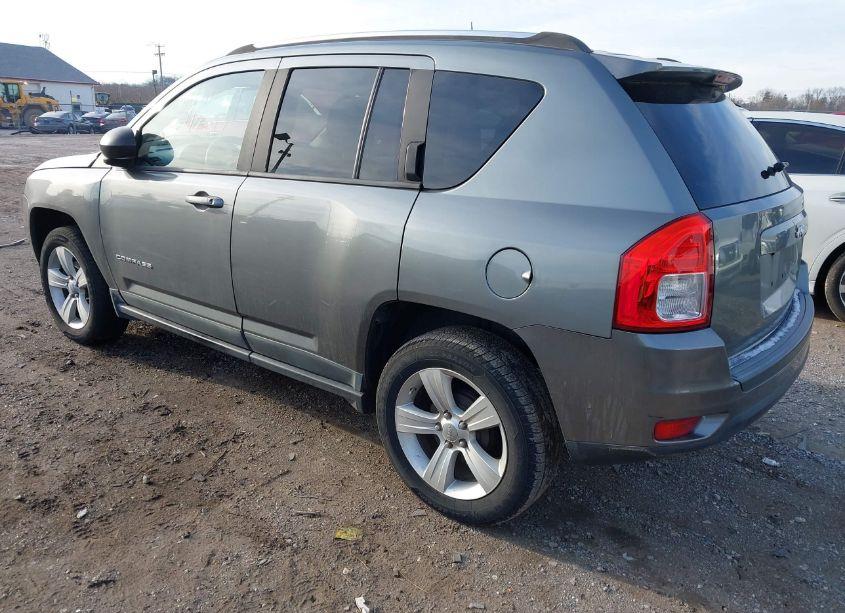 Photo 3 of 2011 Jeep Compass (VIN 1J4NT1FA9BD230886)