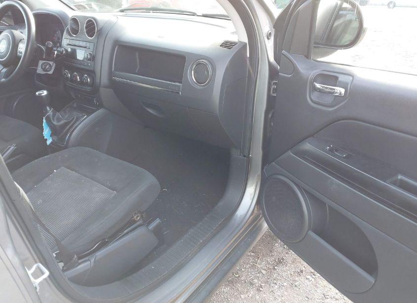 Photo 5 of 2011 Jeep Compass (VIN 1J4NT1FA9BD230886)