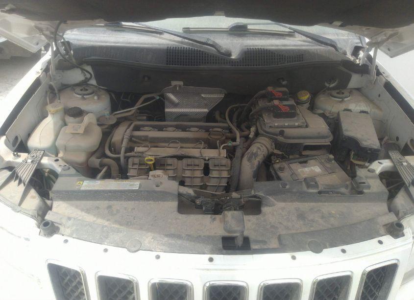 Photo 10 of 2011 Jeep Compass (VIN 1J4NT1FAXBD138413)