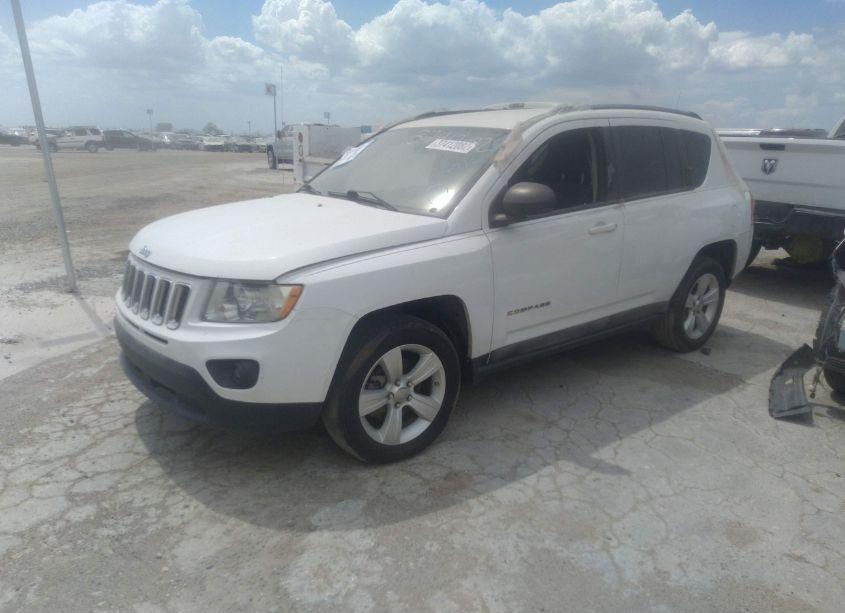 Photo 2 of 2011 Jeep Compass (VIN 1J4NT1FAXBD138413)