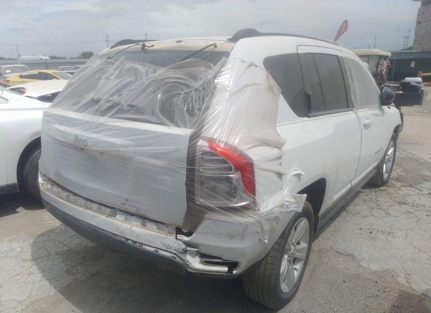 Photo 4 of 2011 Jeep Compass (VIN 1J4NT1FAXBD138413)