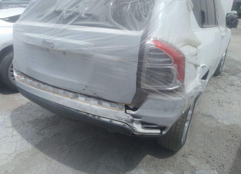 Photo 6 of 2011 Jeep Compass (VIN 1J4NT1FAXBD138413)