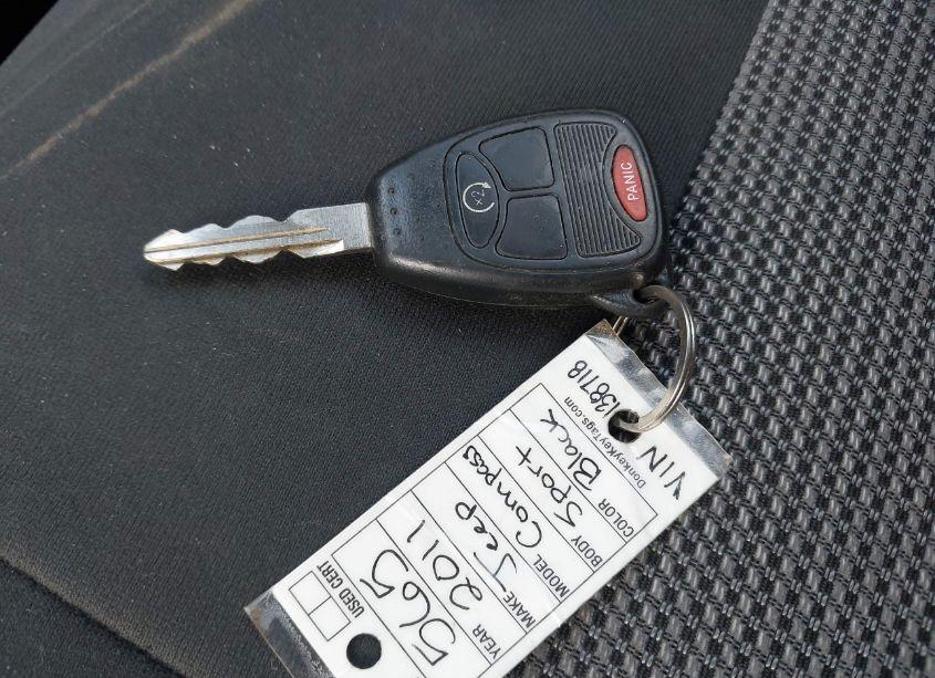 Photo 11 of 2011 Jeep Compass (VIN 1J4NT1FAXBD138718)