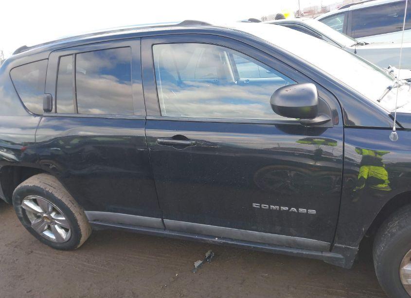 Photo 13 of 2011 Jeep Compass (VIN 1J4NT1FAXBD138718)