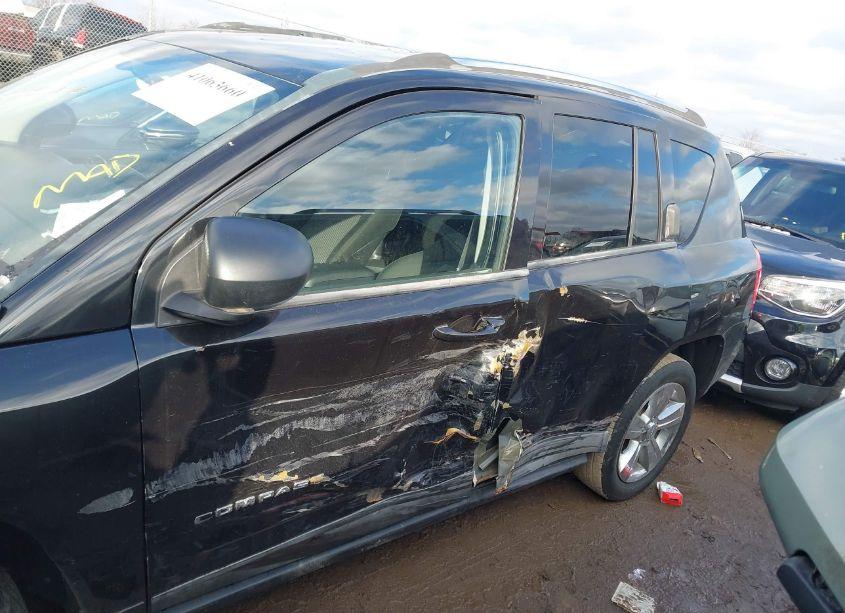 Photo 14 of 2011 Jeep Compass (VIN 1J4NT1FAXBD138718)