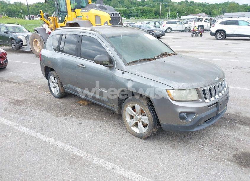 2011 Jeep Compass SPORT (VIN 1J4NT1FB0BD195762) main photo