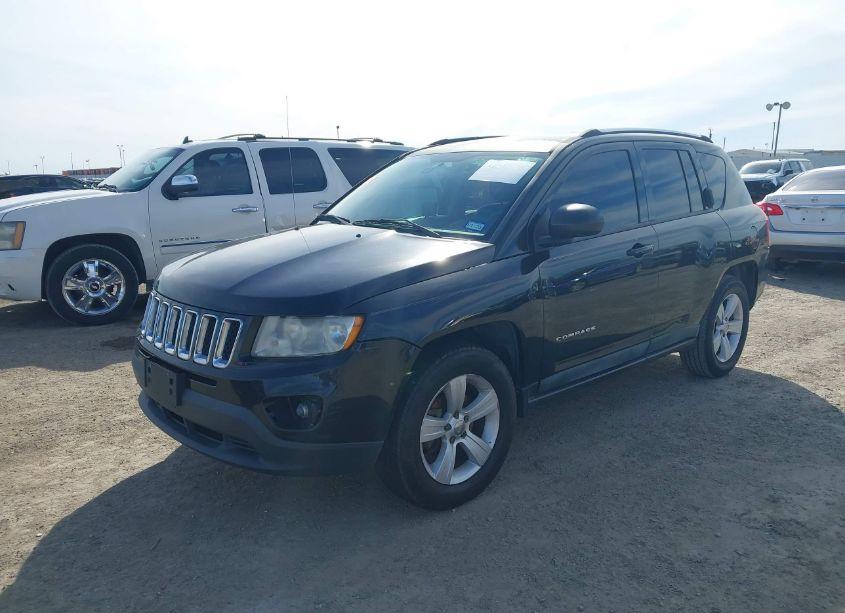 Photo 2 of 2011 Jeep Compass (VIN 1J4NT1FB2BD151424)