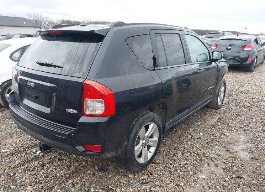 Photo 4 of 2011 Jeep Compass (VIN 1J4NT1FB2BD205188)