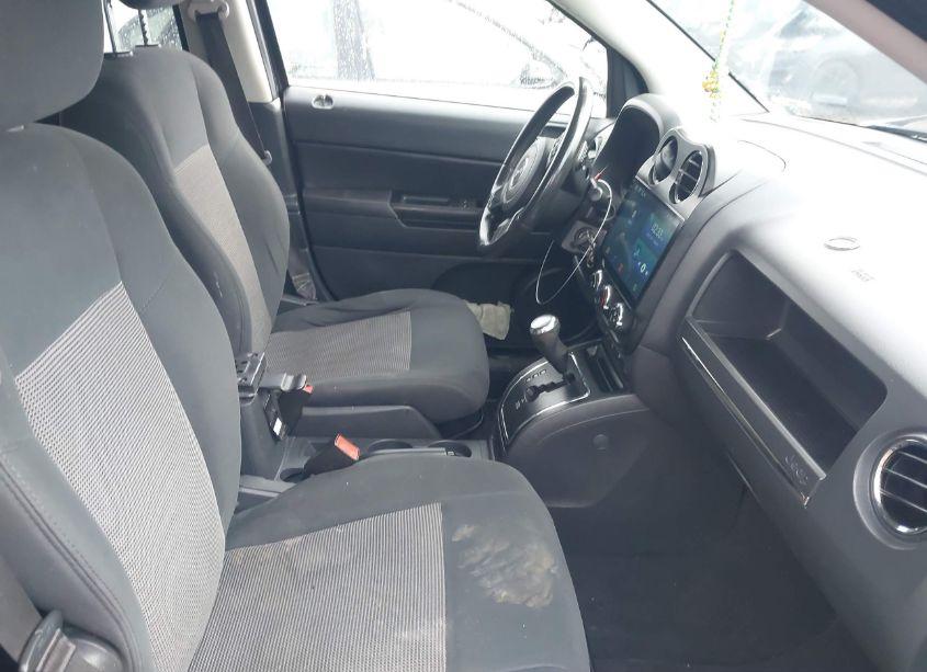 Photo 5 of 2011 Jeep Compass (VIN 1J4NT1FB2BD205188)