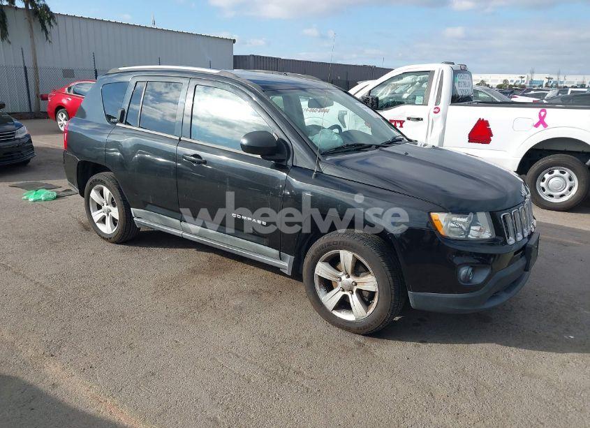 2011 Jeep Compass (VIN 1J4NT1FB3BD190393) main photo