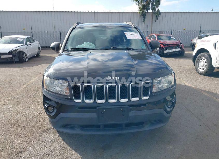 Photo 12 of 2011 Jeep Compass (VIN 1J4NT1FB3BD190393)