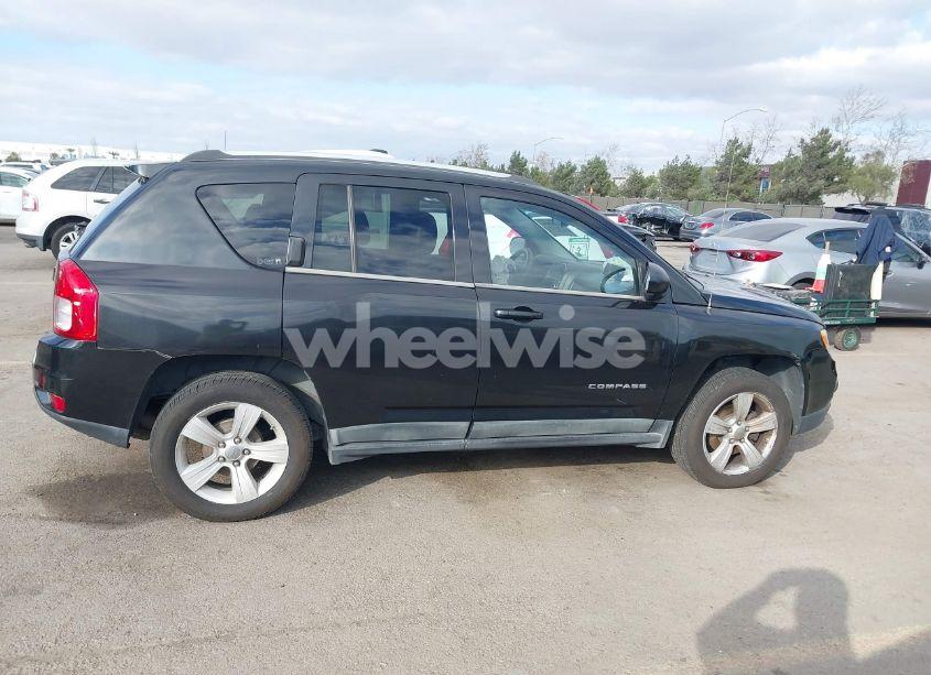 Photo 13 of 2011 Jeep Compass (VIN 1J4NT1FB3BD190393)