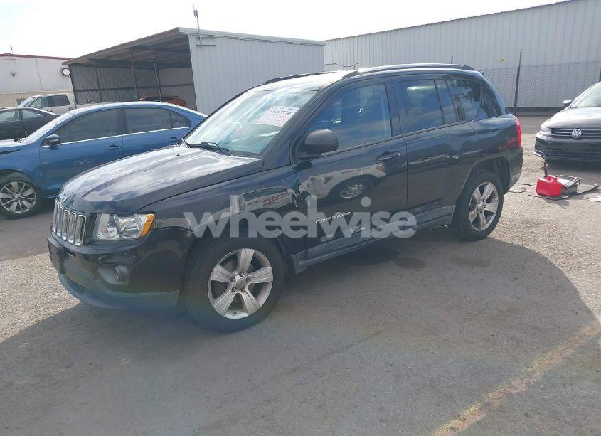Photo 2 of 2011 Jeep Compass (VIN 1J4NT1FB3BD190393)