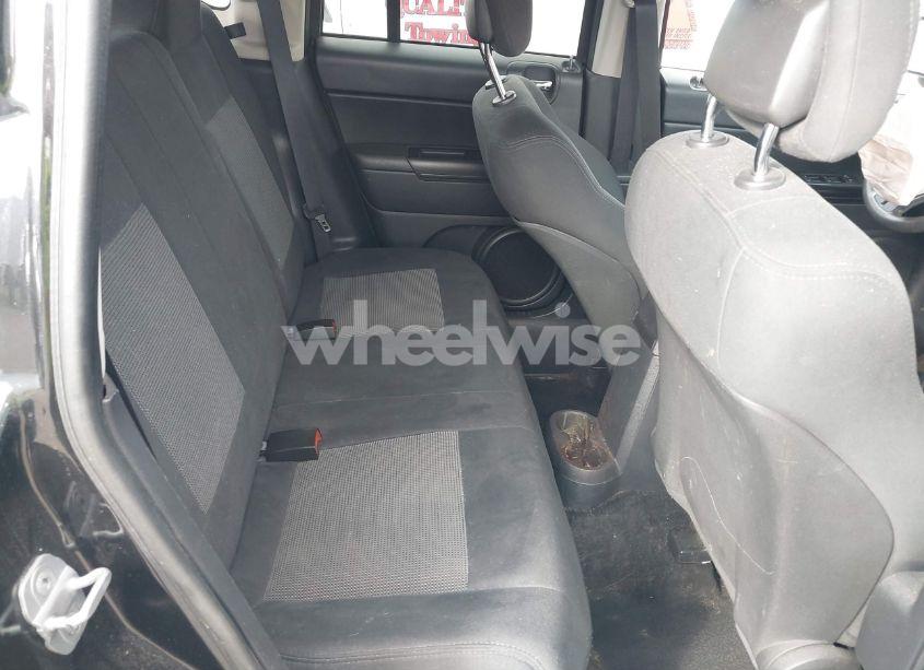 Photo 8 of 2011 Jeep Compass (VIN 1J4NT1FB3BD190393)